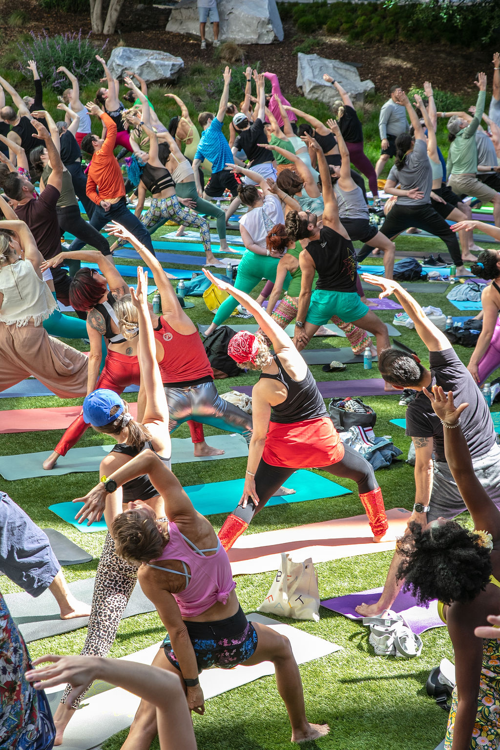 yoga stretching - daybreaker